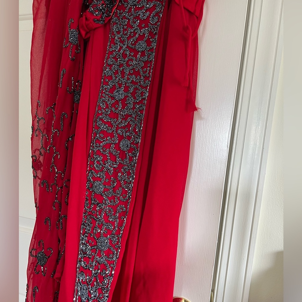 Saree and blouse set (Pre stitched skirt style)